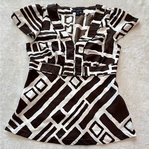 Banana Republic Petite Geometric Blouse Top Womens Size 2P Brown White Classic